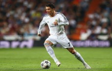 剑南春之夜，拉菲尼亚双响助巴萨2-0攻克奥萨苏纳，费兰争议进球被吹引热议