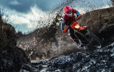 【爱游戏网站】绿茵新篇章！韩国铁卫朴镇燮加盟 成浙江队史第75位外援暨第5位韩流印记