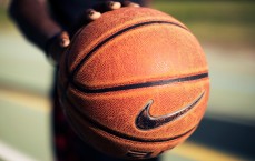 索坎赛后评论引争议，称范德比尔特情绪不稳定影响比赛走向