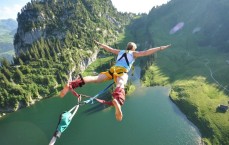 索博斯洛伊任意球绝杀引热议，足坛黄金记忆再度苏醒